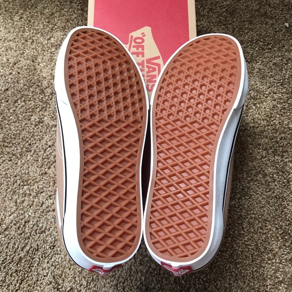 VANS | NEW Old School Tan Sneakers - Picture 5 of 6